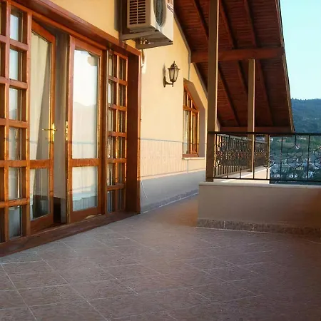 Albar * Сапанча